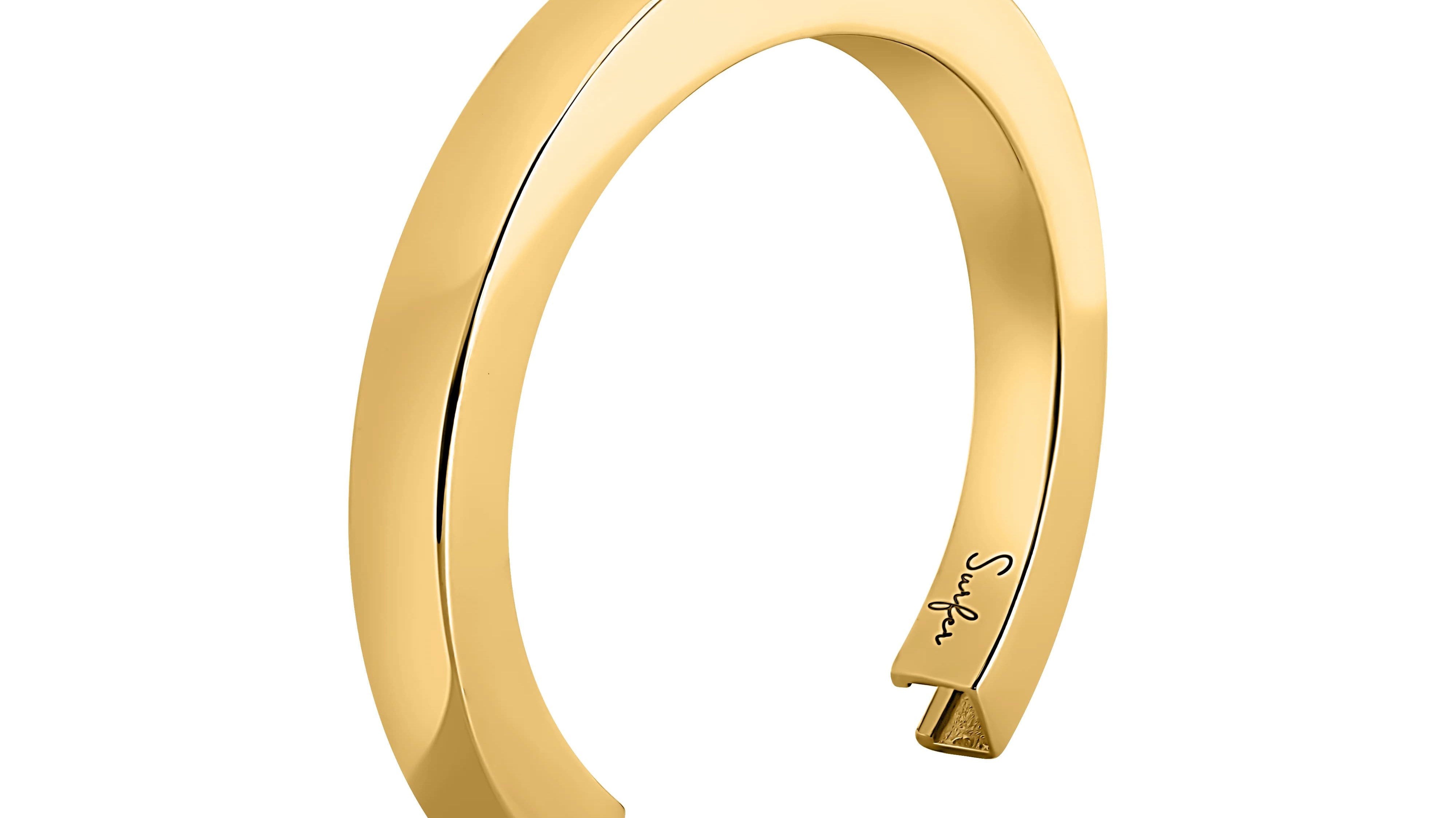 Styling Tips: How to Wear Your Hair Tie Hider with Different Outfits